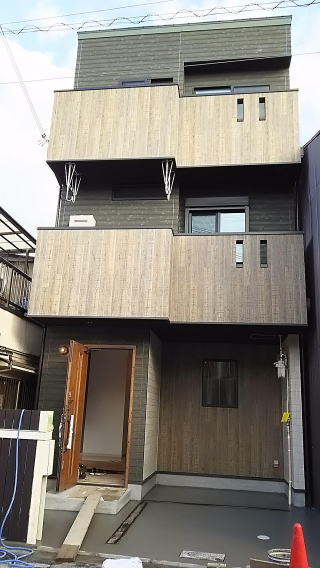 ���؁A�O�\�H��